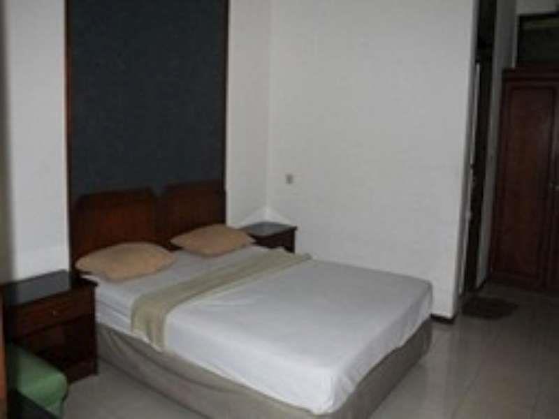 Edelweis Hotel Bandung Exterior foto